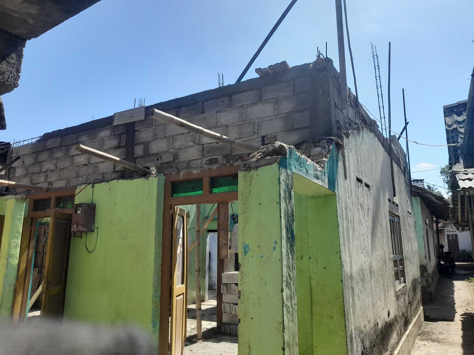 Foto Rumah 50% YATINAH